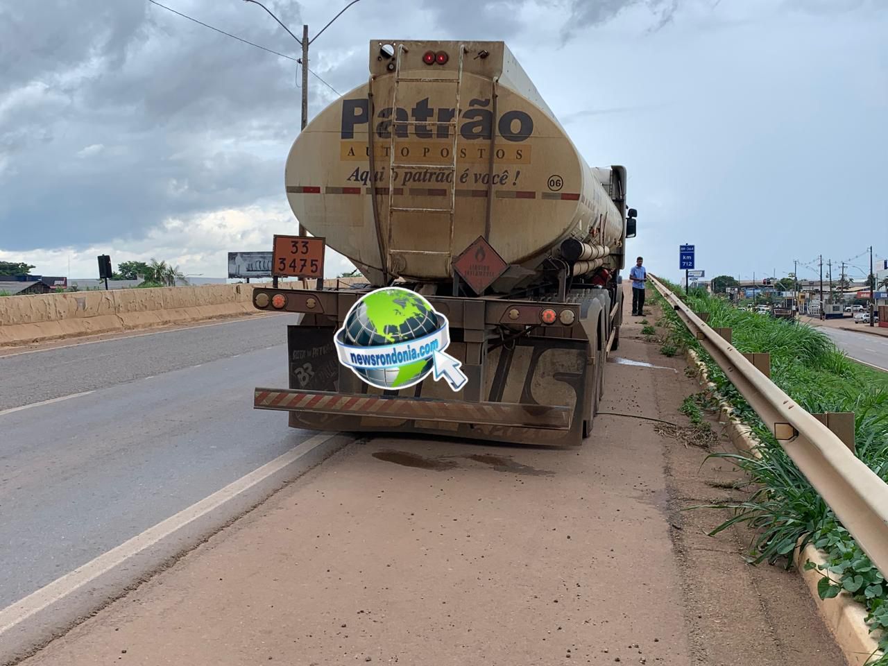 Acidente com capotamento é registrado em viaduto na BR-364 - News Rondônia