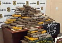 Forças de segurança interceptam embarcação com mais de 300 kg de drogas em Rondônia